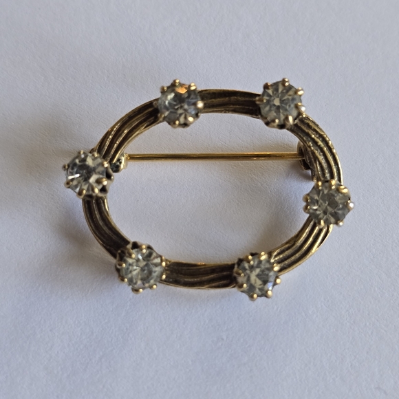Vintage brooch open oval dark gold tone clear rhinestones - Picture 7 of 7